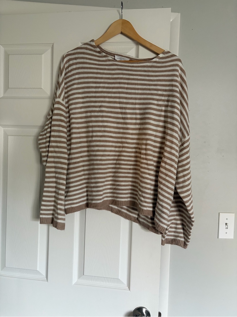 Carly Jean Los Angeles Wesley Striped Crewneck Sweater - Tan & White